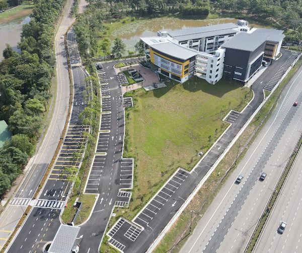 Invictus国际学校 校园图片 2